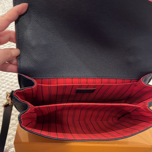 Louis Vuitton handbag, crossbody bag - Picture 4 of 7